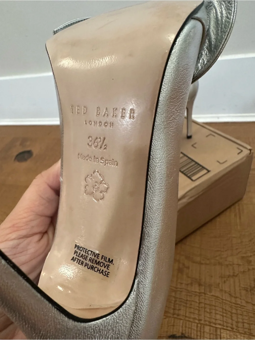 NEW Ted Baker Ryal Silver Pointed-Toe Bow Stiletto Pumps Size 6.5 $225 MSRP